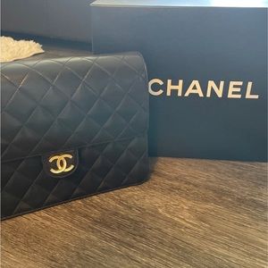 Chanel Vintage Quilted Matelasse 22
